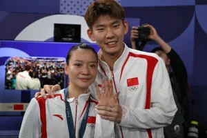 Huang Yaqiong Celebrates Double Joy at Paris Olympics