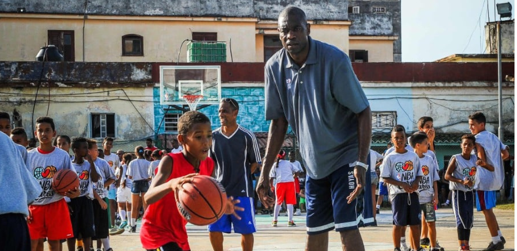  NBA Legend Dikembe Mutombo Dies at 58 from Brain Cancer